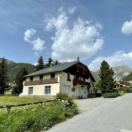 Gite Montagne 1 A 25 Places "Chalet Coste Belle" Ceillac Exterior photo
