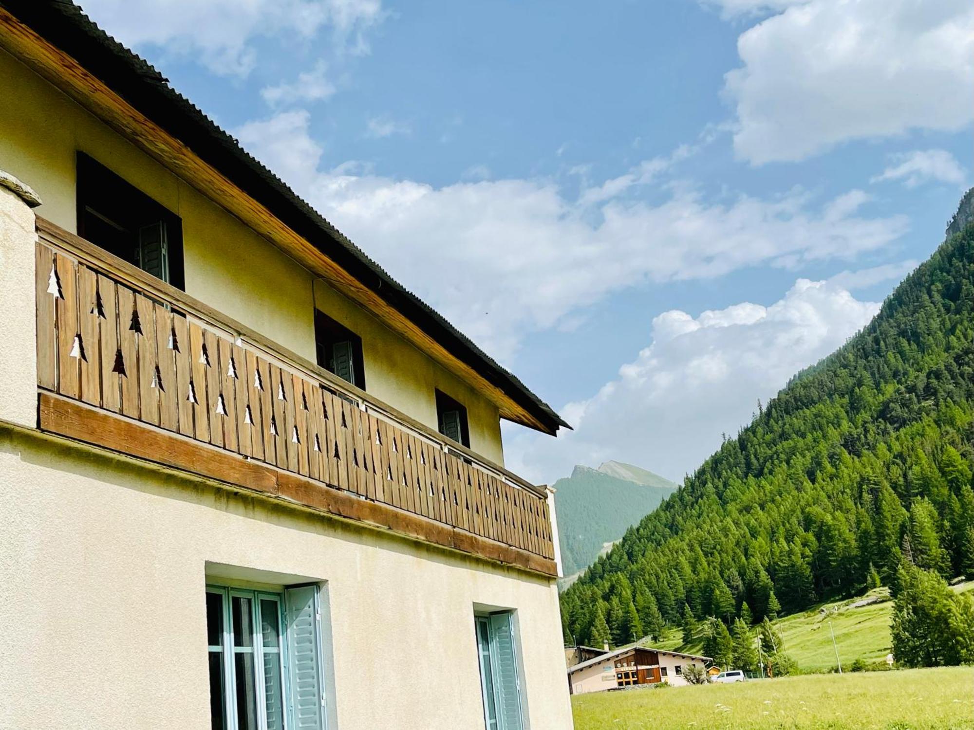 Gite Montagne 1 A 25 Places "Chalet Coste Belle" Ceillac Exterior photo